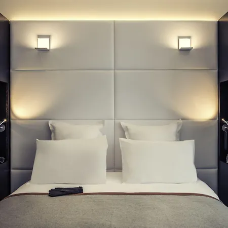 Отель Grand Chicago 4*