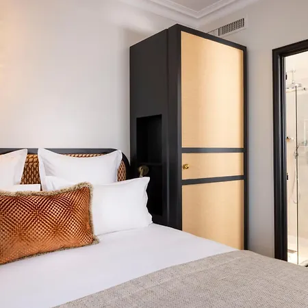 Отель Grand Chicago 4*